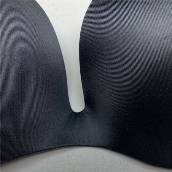 GAP LOVE BLK Plunge, 32DD. *P1070 - Picture 2 of 6